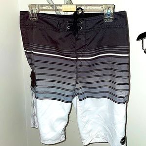 Oneil board shorts men’s size 28